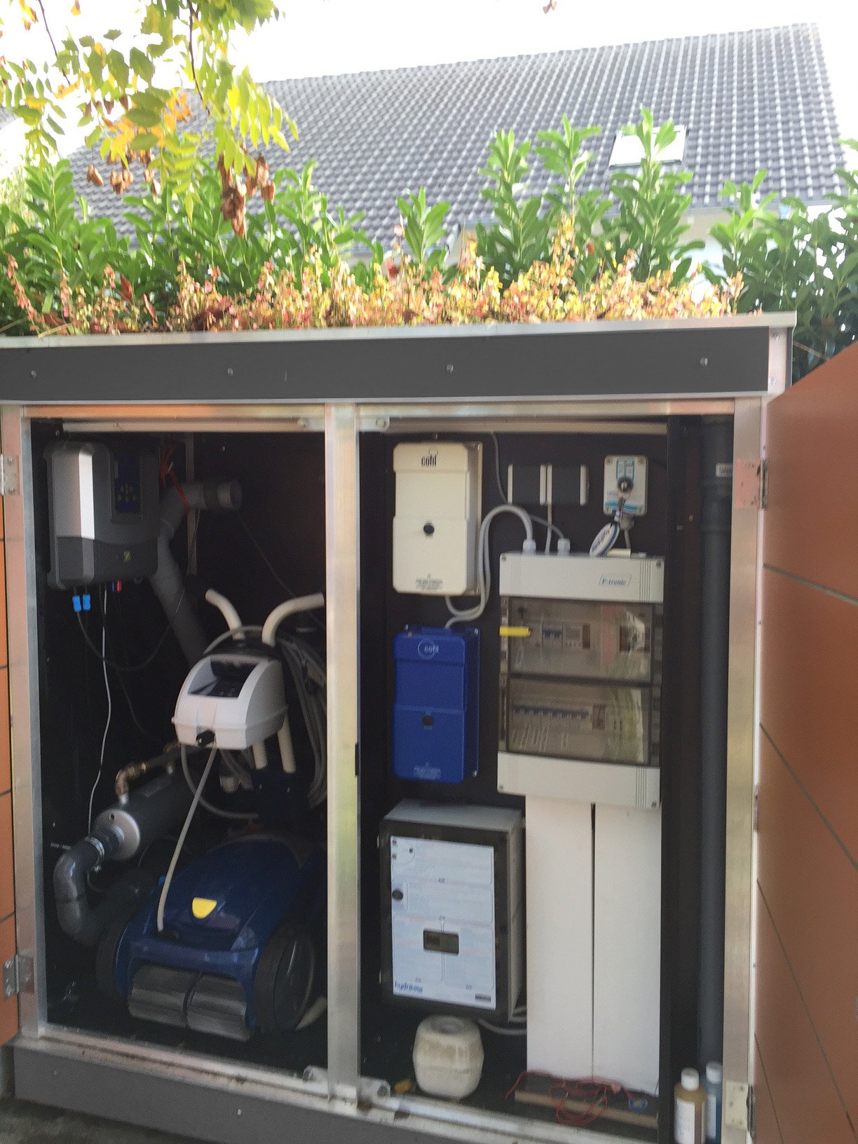 Pooltechnikhäuser und Schränke von Garten[Q] - Garten-Q GmbH